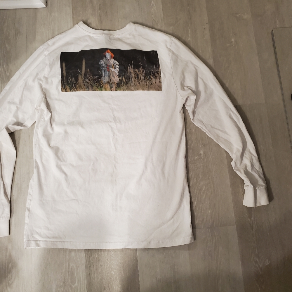 Last Chance!!**It long sleeved top - Picture 2 of 5